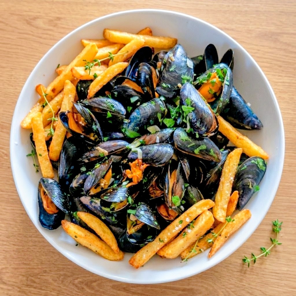 moules frites à la crème normande