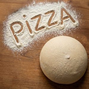 Pâte à pizza maison facile (avec poolish)